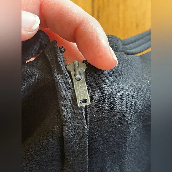 50s Vintage 3/4 Length Sleeve LBD Wiggle Dress - Picture 6 of 9